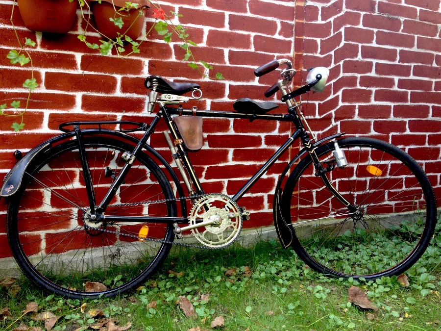 Bicykel z roku 1936-37.