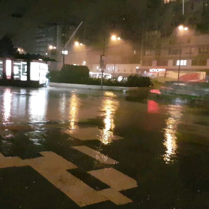 Búrka zaplavila aj ulice