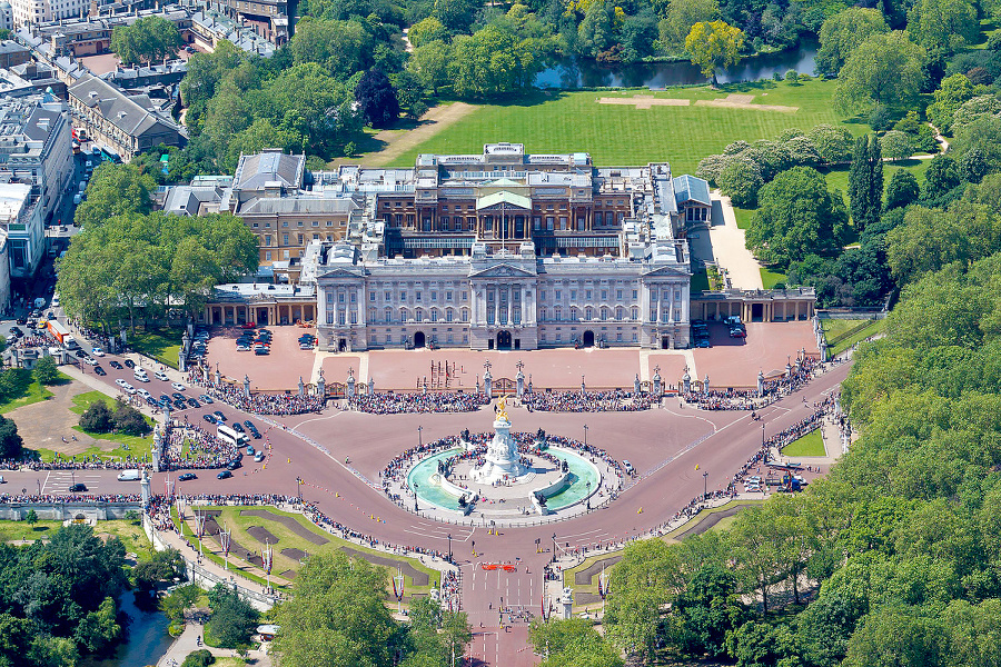 Buckinghamský palác je oficiálnym