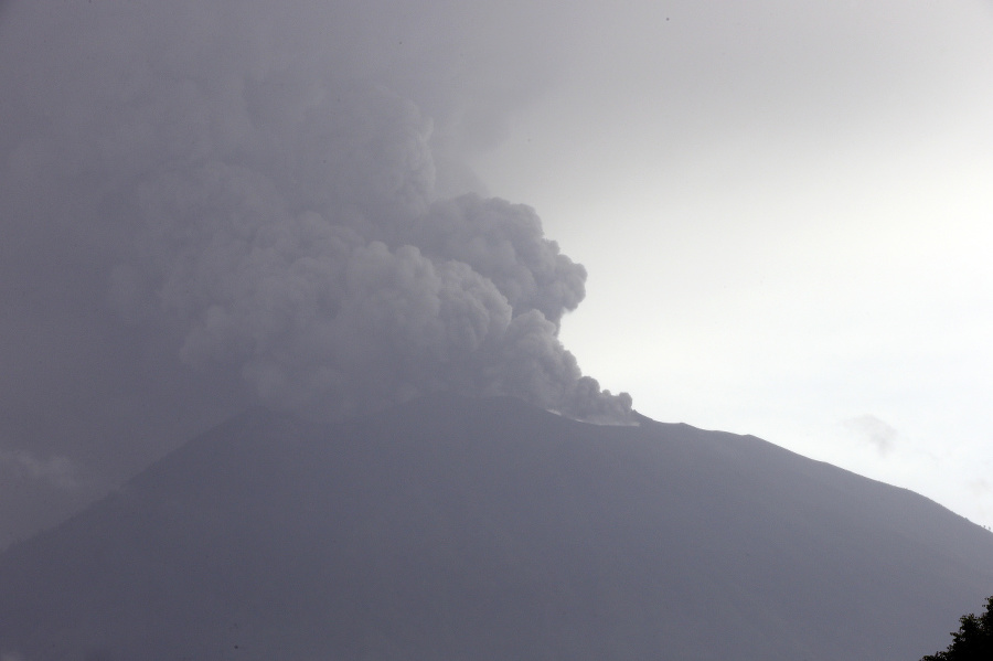 Séria erupcií sopky Agung