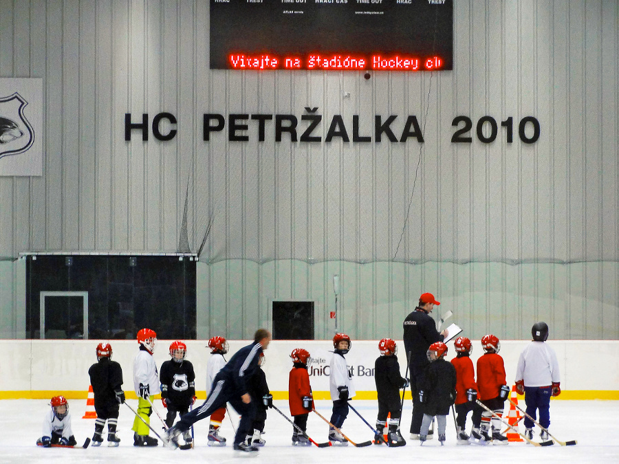 Zimný štadión HC Petržalka.