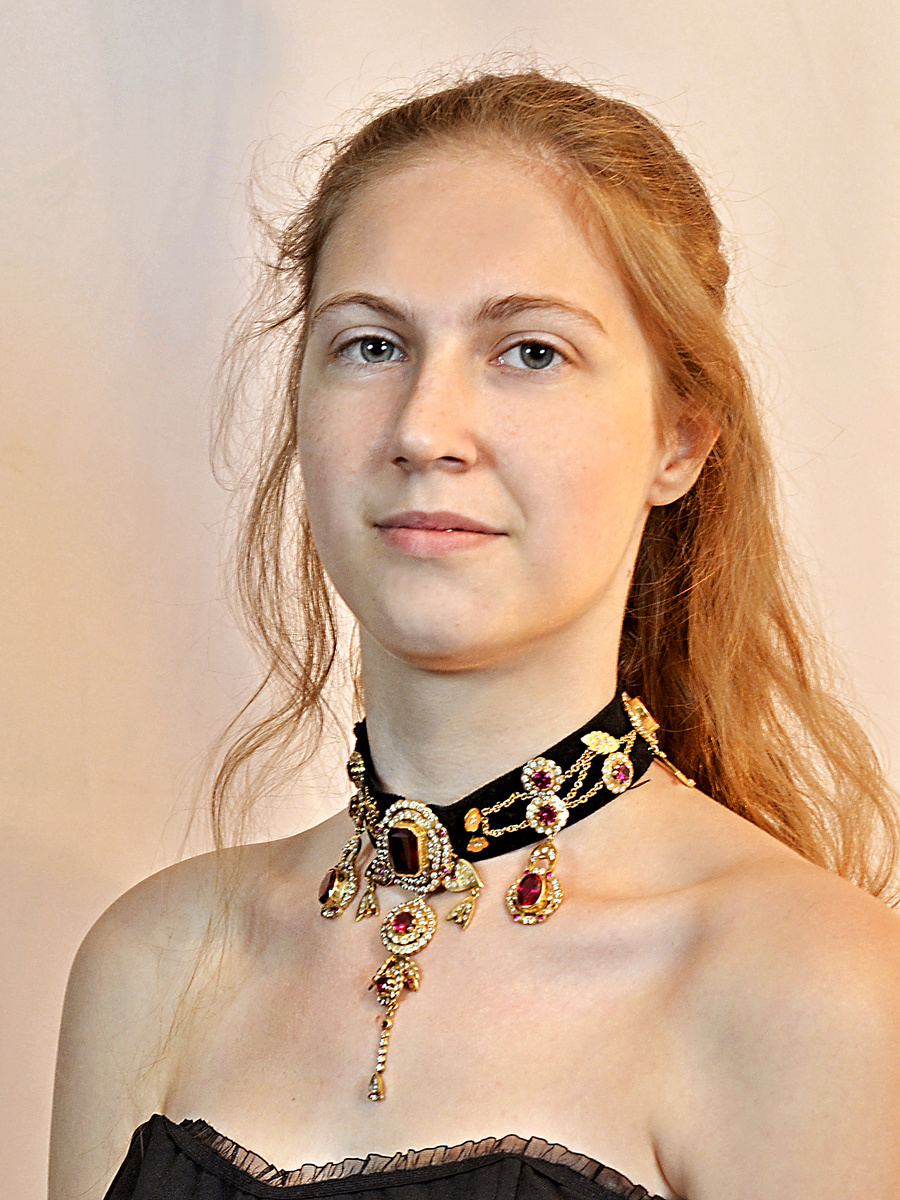 Edina (18) svoj náhrdelník