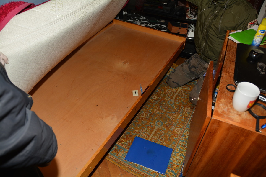 Pri domovej prehliadke u Jozefa (45) policajti našli metamfetamín. 