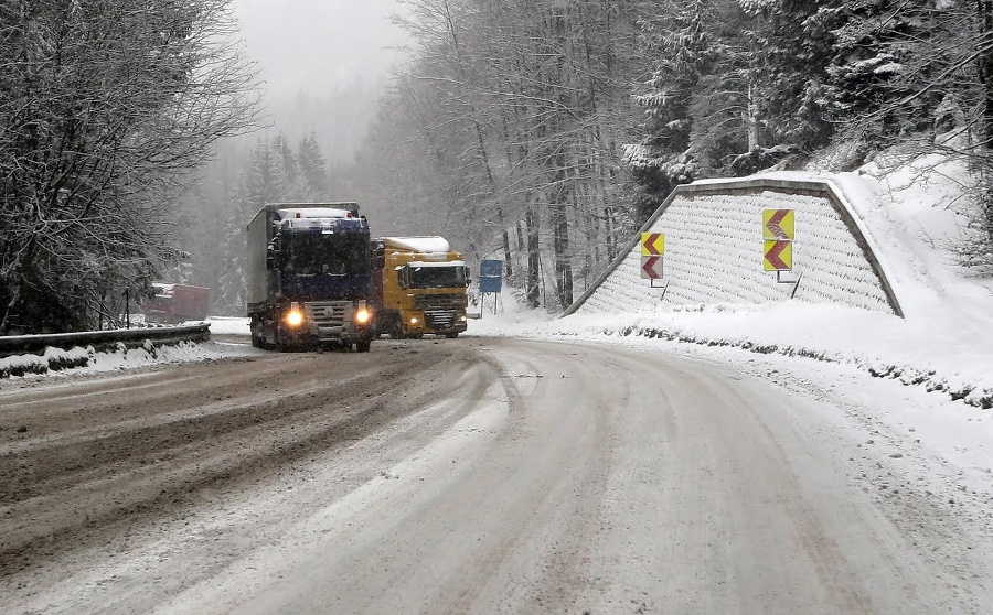 Donovaly blokovali šmýkajúce sa