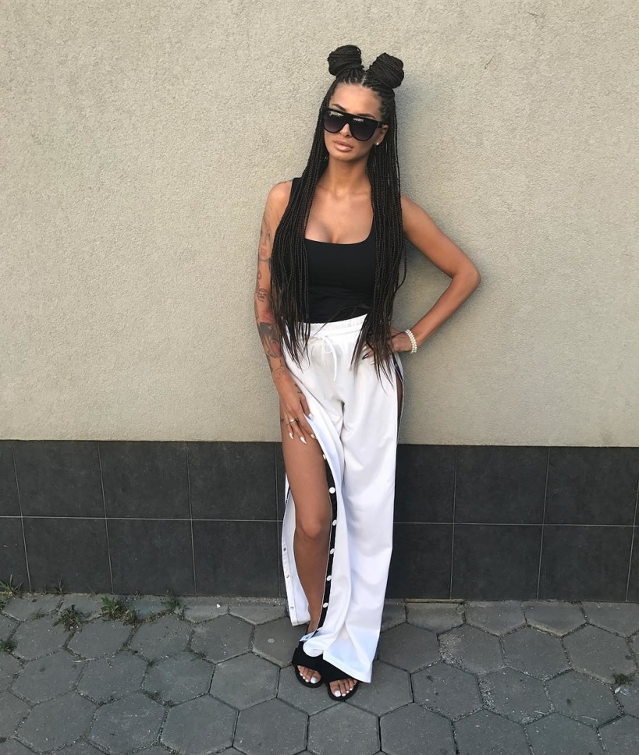 Zuzka sa mení na sexi Afričanku.