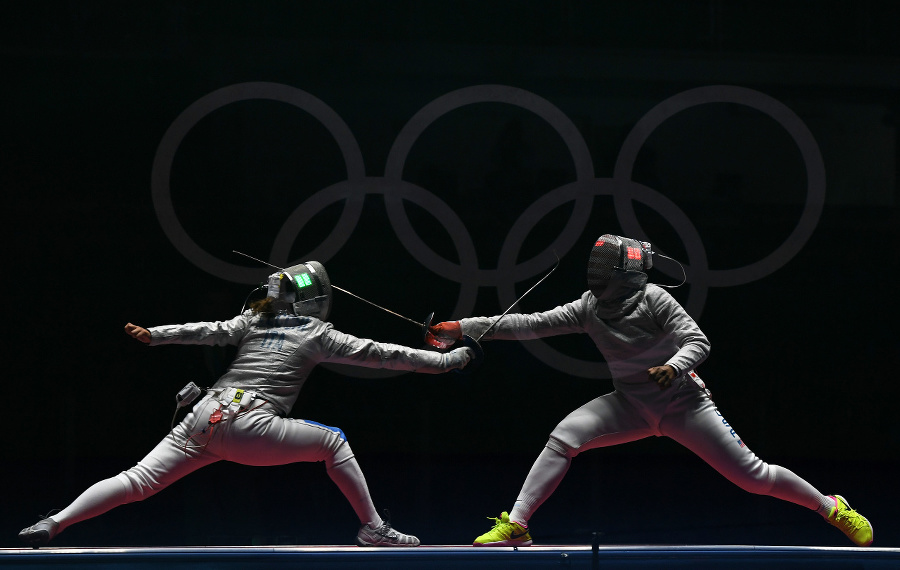 Ibtihaj (vpravo) na olympiáde