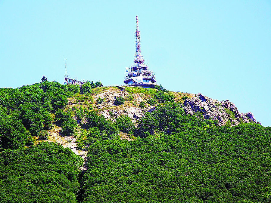 Dominanta Nitry sa výmenou vysielača nezmenila, ten nový je však o 2 metre vyšší.