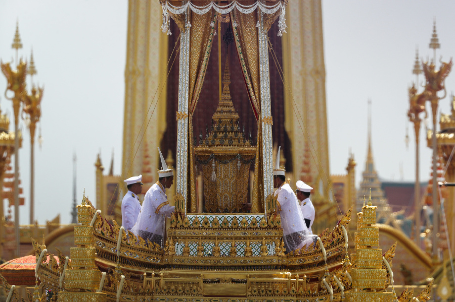 Pohreb thajského kráľa sa