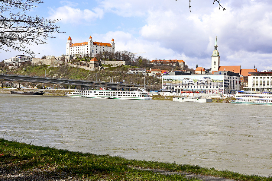Ako míňala Bratislava?