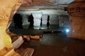 Umelé jaskyne v Číne.