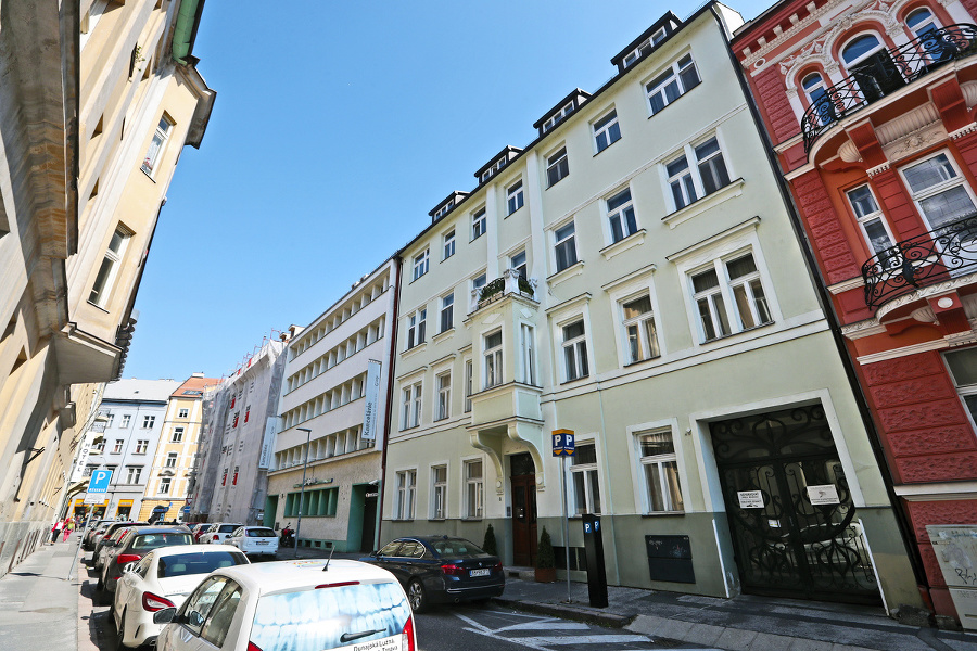 Stavba v centre Bratislavy.