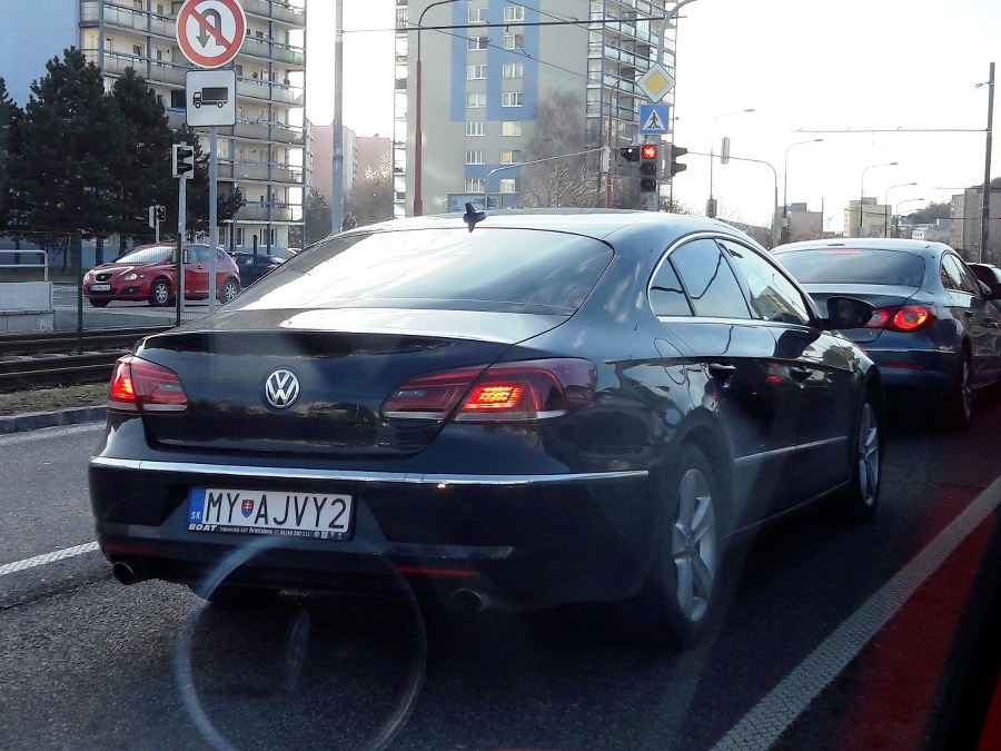 Auto s nápaditým evidenčným