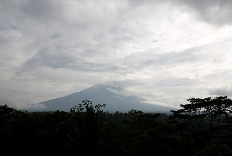 Sopka na Bali donútila