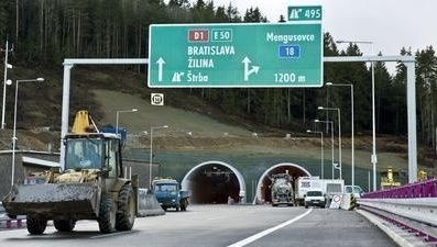 Tunel Bôrik na diaľničnom