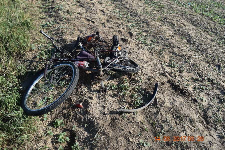 Autobus neďaleko Trnavy zrazil cyklistu Mareka († 27), ktorý išiel v rovnakom smere.