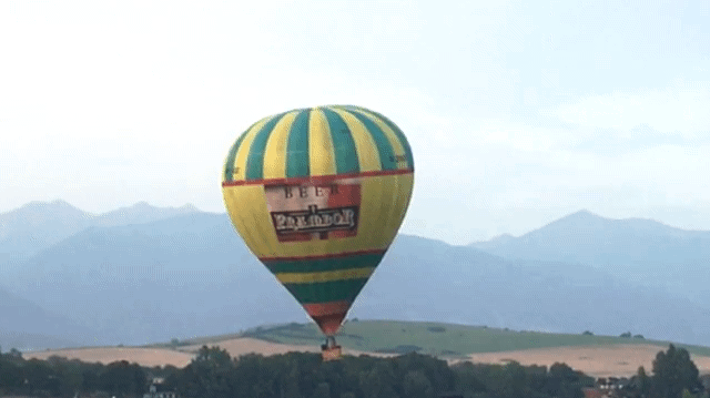 Teplovzdušný balón sa nečakane