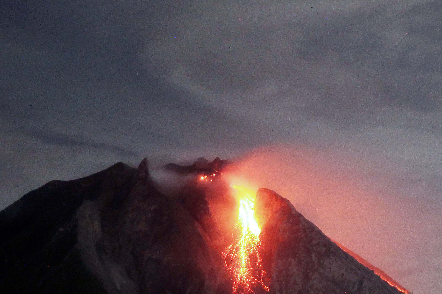 Sopka Sinabung vychrlila popol