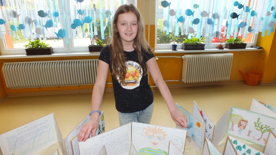 Paulína (11) , 4.B: Príbeh je o chlapcovi, ktorý pomáhal pani učiteľke aj spolužiakom tak rád, až sa nakoniec sám stal učiteľom.
