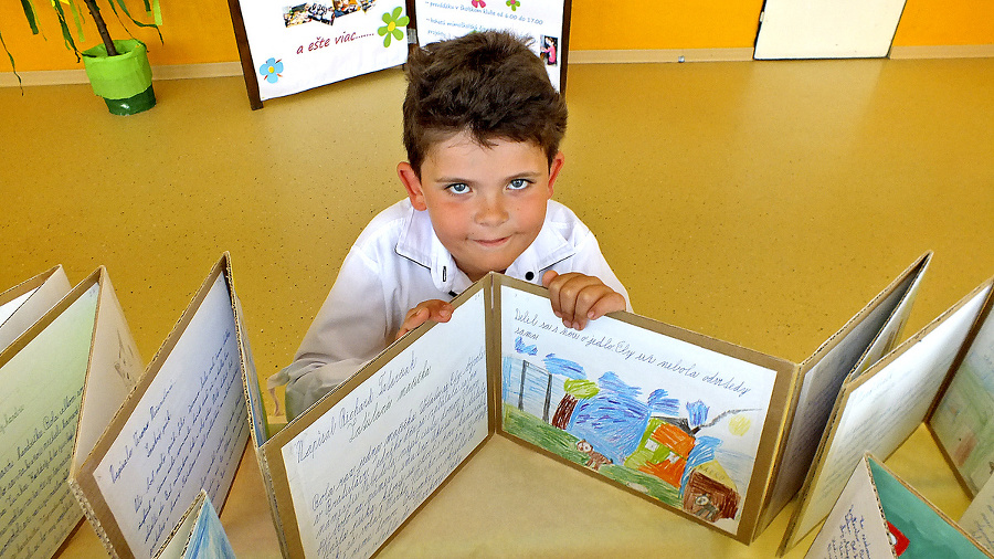 Richard (8), 2.A: Písal som o zatúlanej mačičke, ktorej pomohol priateľ psík nájsť stratený domov.