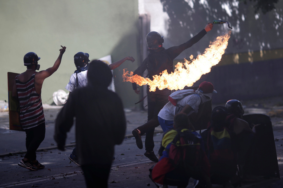 Situácia vo Venezuele vrie.