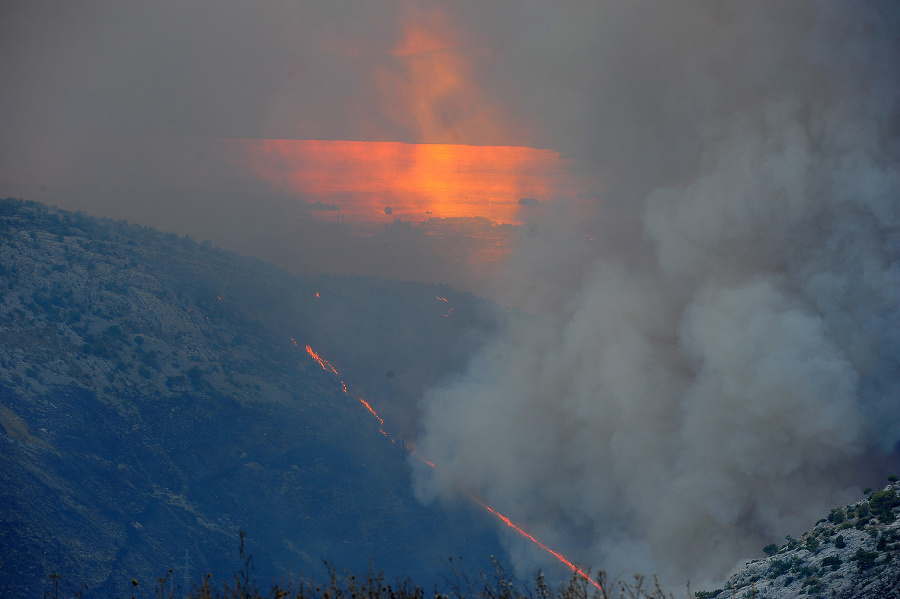 Požiare v Chorvátsku ohrozujú