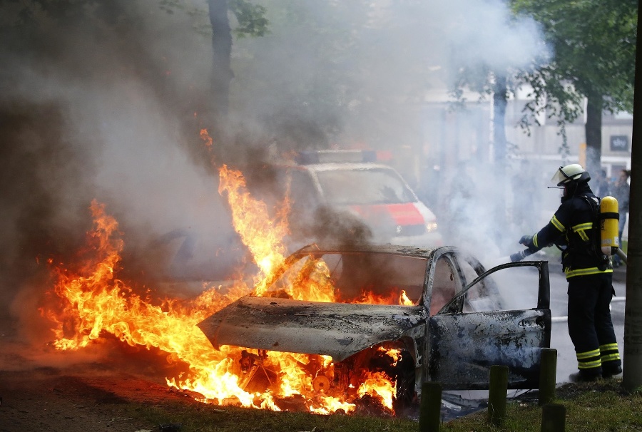 Protesty v Hamburgu eskalujú