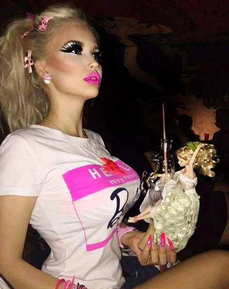 Česká Barbie si hovorí