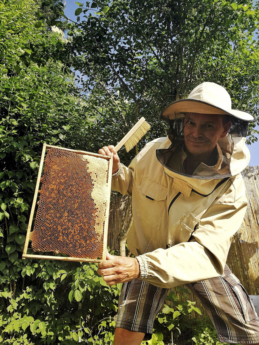 Hospodár Nikodým: Včelárstvo ho