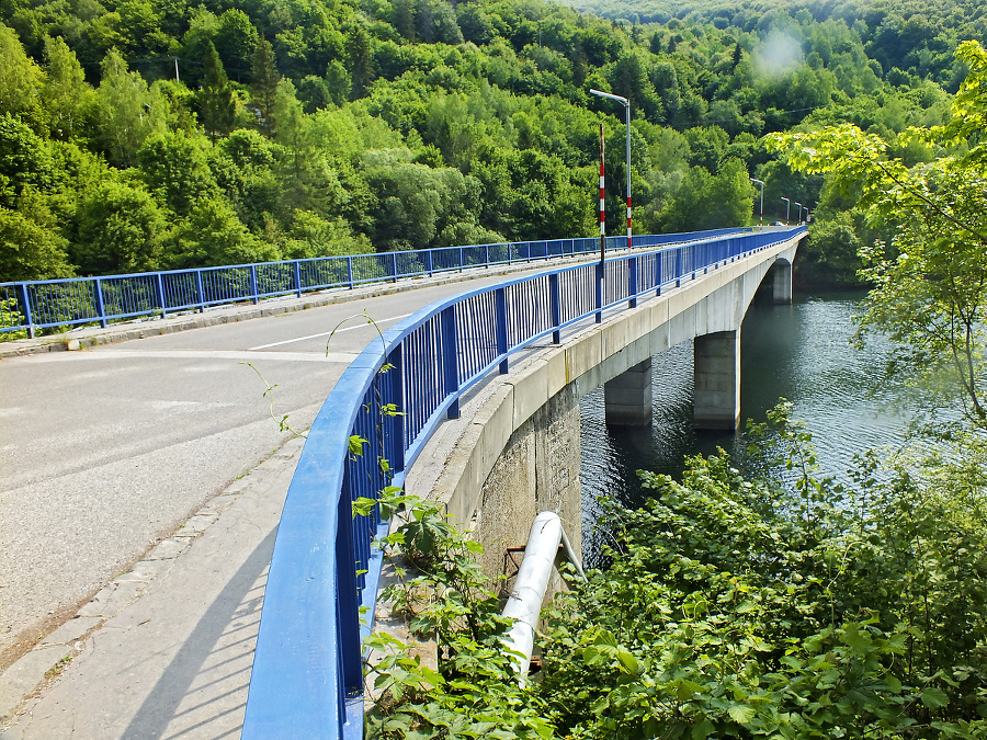 Cez most motoristi neprechádzajú