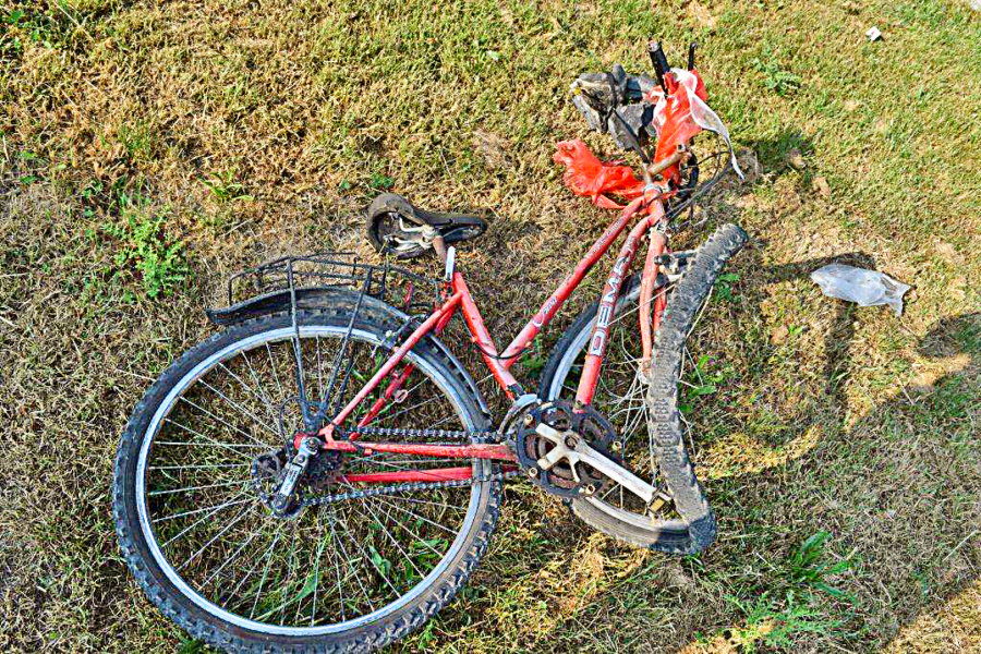 Zničený bicykel po zrážke