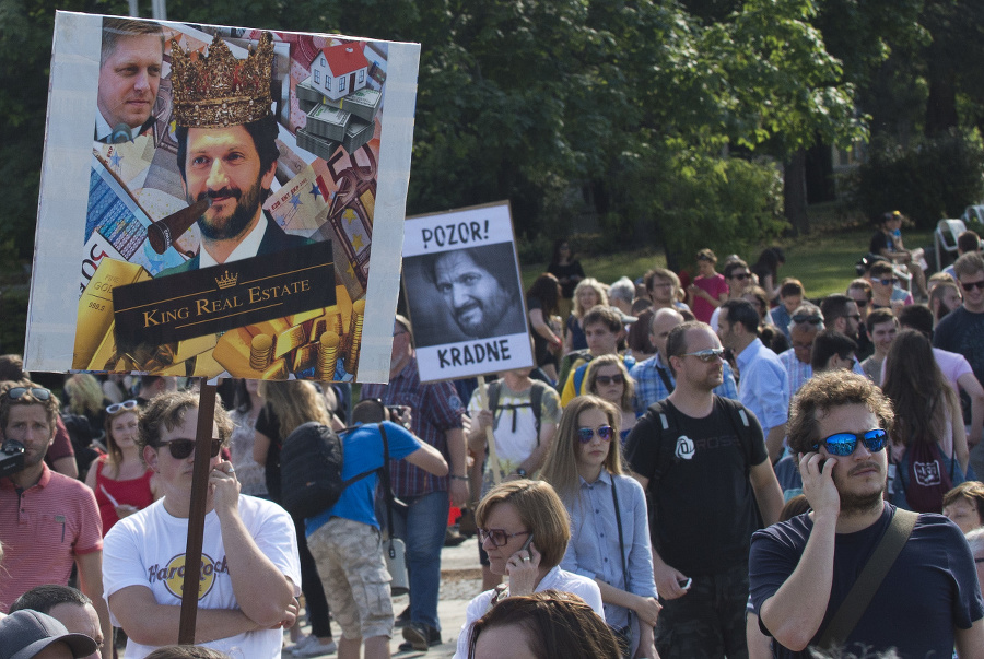 Účastníci protestu proti korupcii