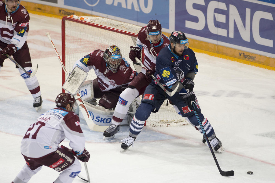 Slovák Martin Bakoš (vpravo)