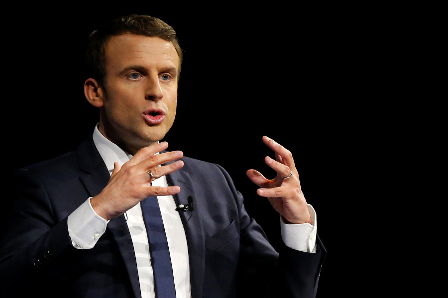 Emmanuel Macron (39).