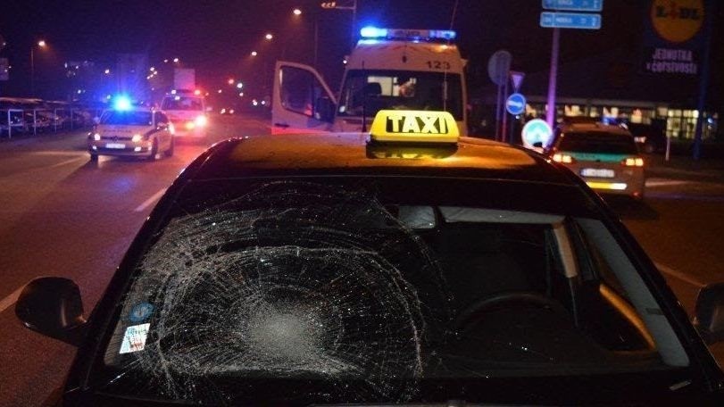 Taxikár v Trnave zrazil