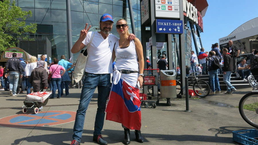 Fanúšikovia Slovenska v Kolíne.