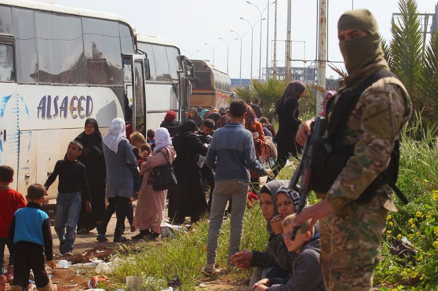 V Sýrii evakuujú civilistov