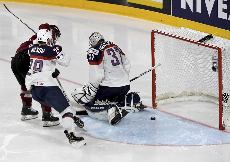 Lotyšský hokejista Kaspars Daugavinš