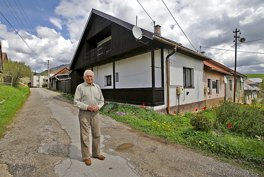 PRED RODNÝM DOMOM: Matej