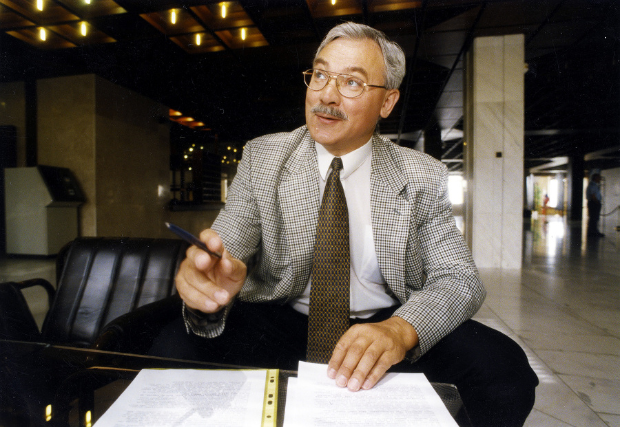 Lexov advokát J. Cuper napriek prísľubu neprišiel.