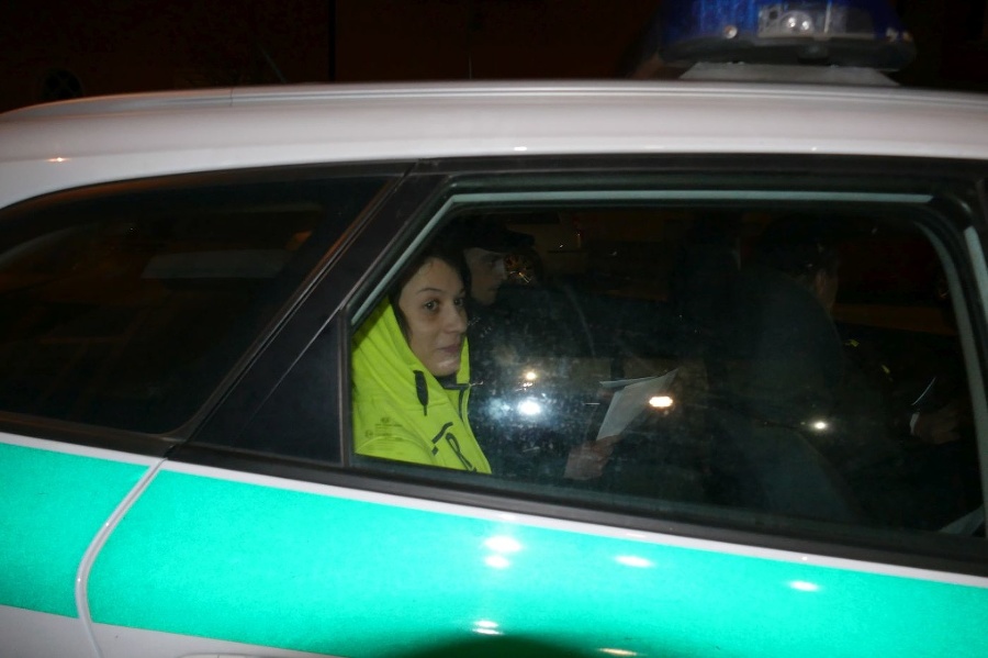 V policajnom aute sa