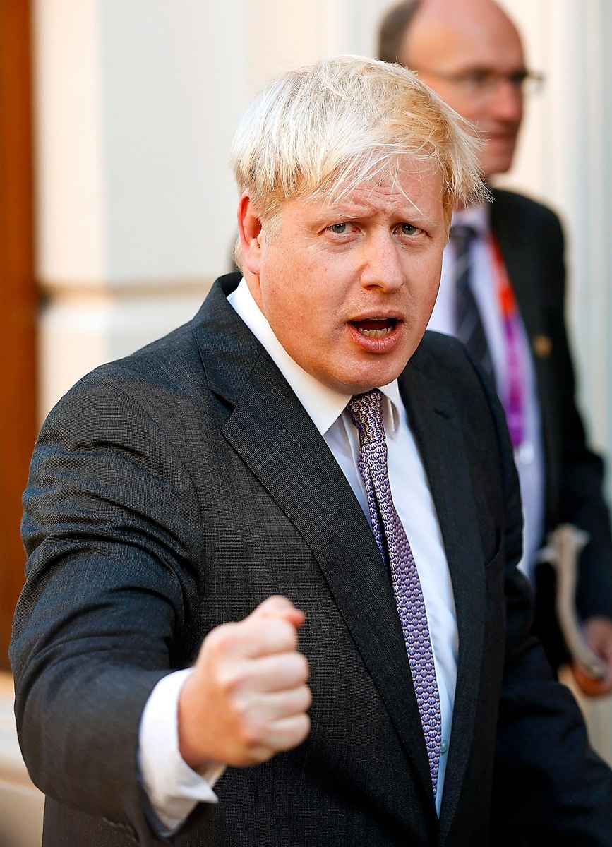 Boris Johnson si vlasy