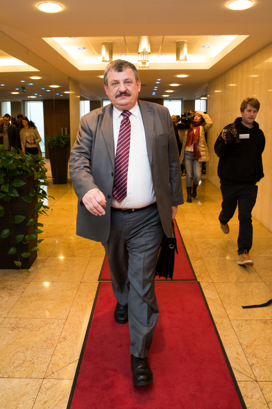Anton Hrnko, bývalý podpredseda
SNS