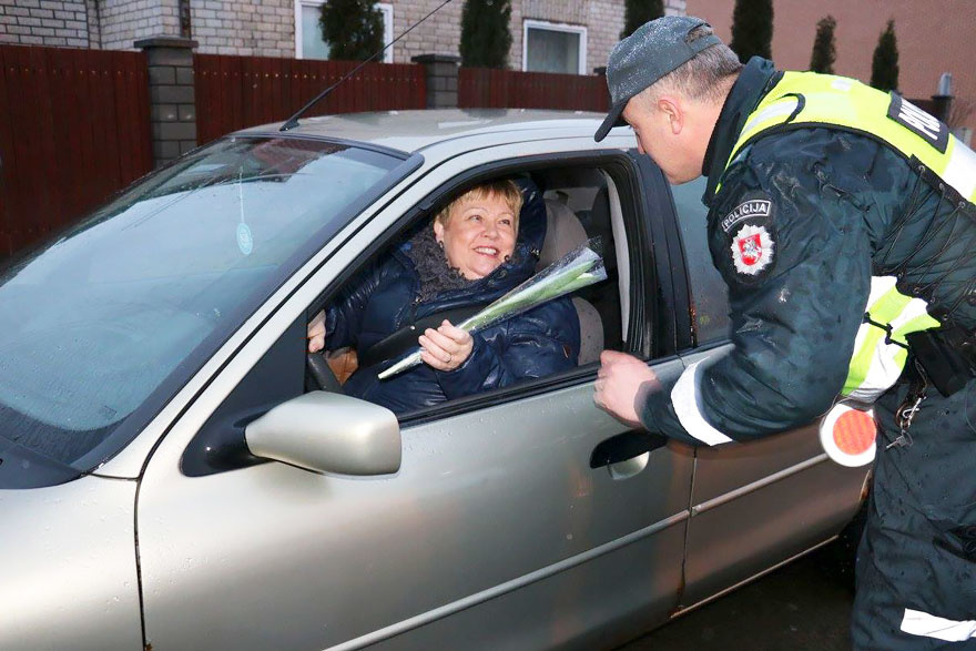 Policajti prekvapili ženy. 