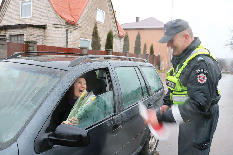 Policajti prekvapili ženy. 