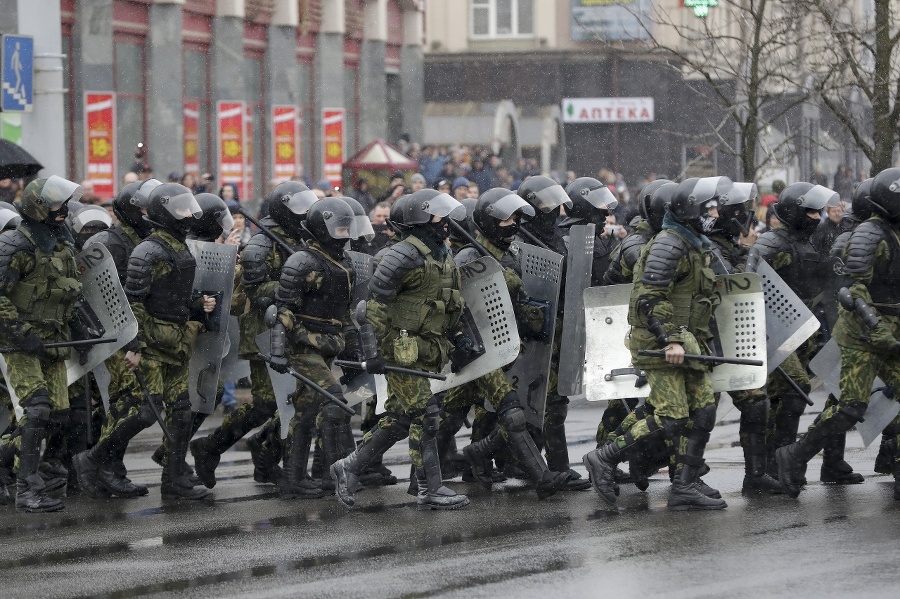 Počas víkendových protestov v