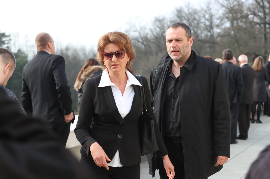 Danica Kleinová a Henrich Krejča na rozlúčke s Robom Beňom.