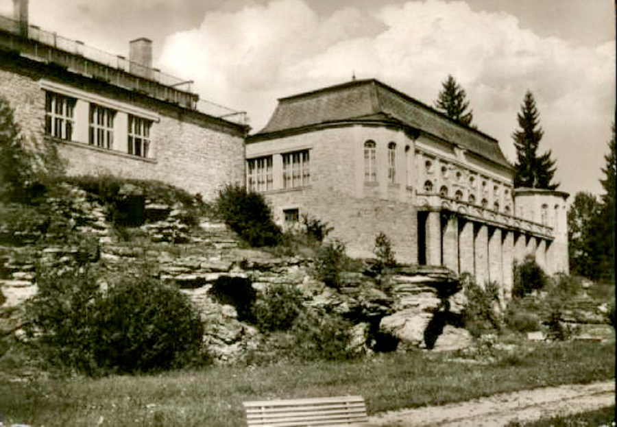 1935: Kúpeľný Biely dom