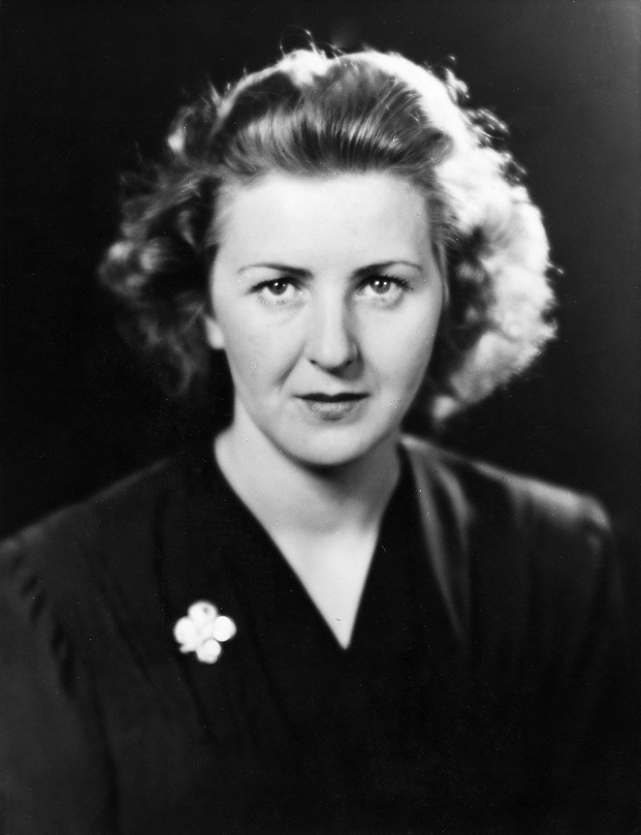 Eva Braun († 33)