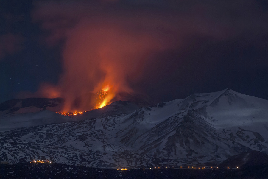 Snehom pokrytá Etna, európska