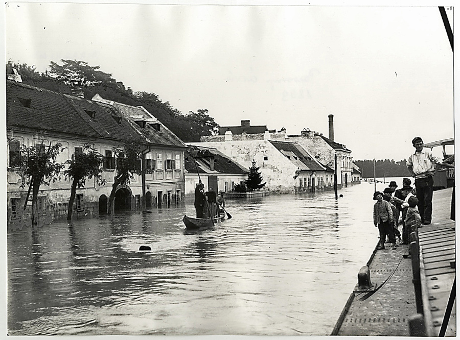 1897: Fotografke neunikla ani